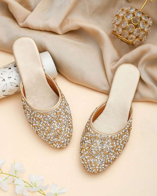 AMAZING TRADERS Women Flats (Gold , 6)